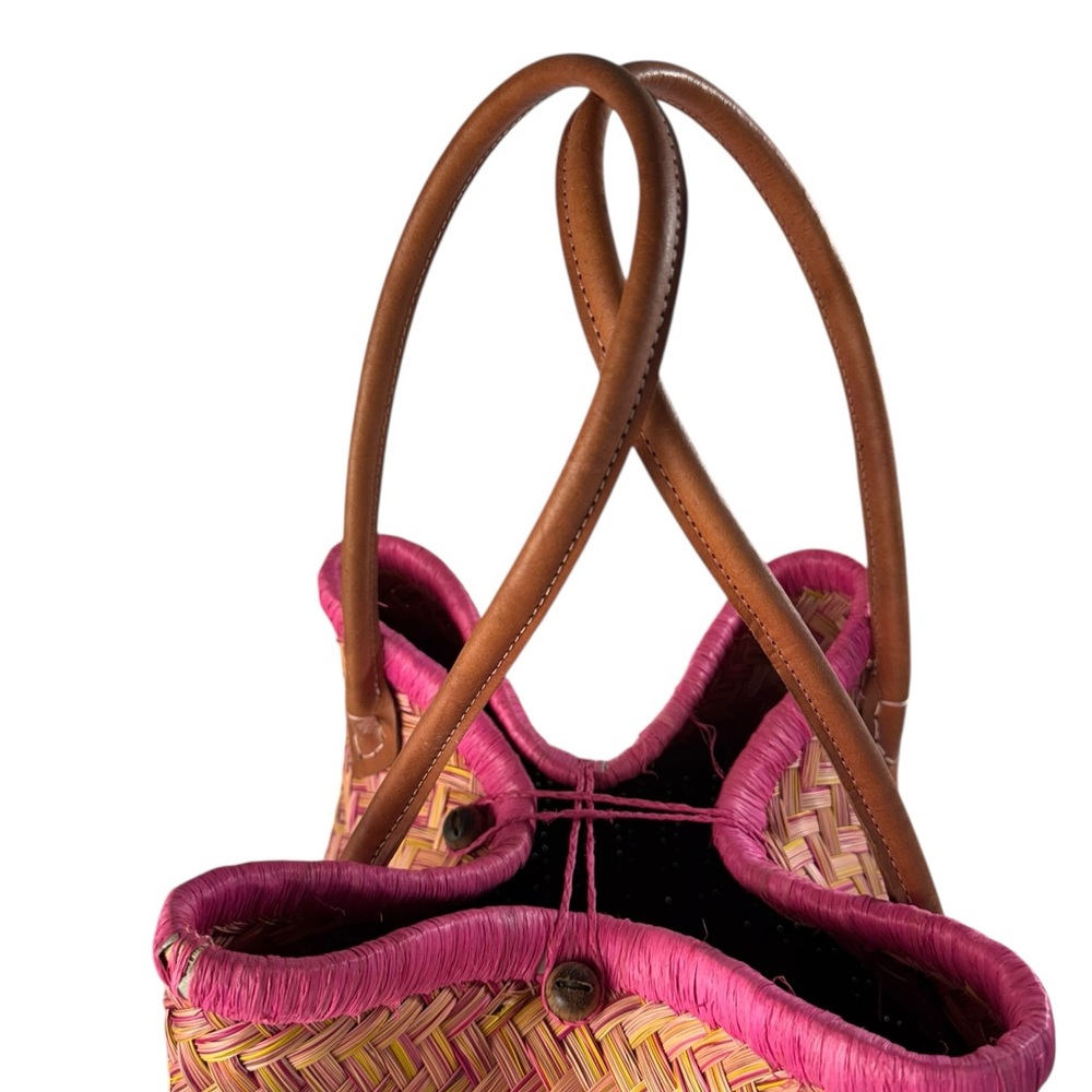 Weaved Tulip Bag W/ Handcut Leather Handles - Picture 4 of 7